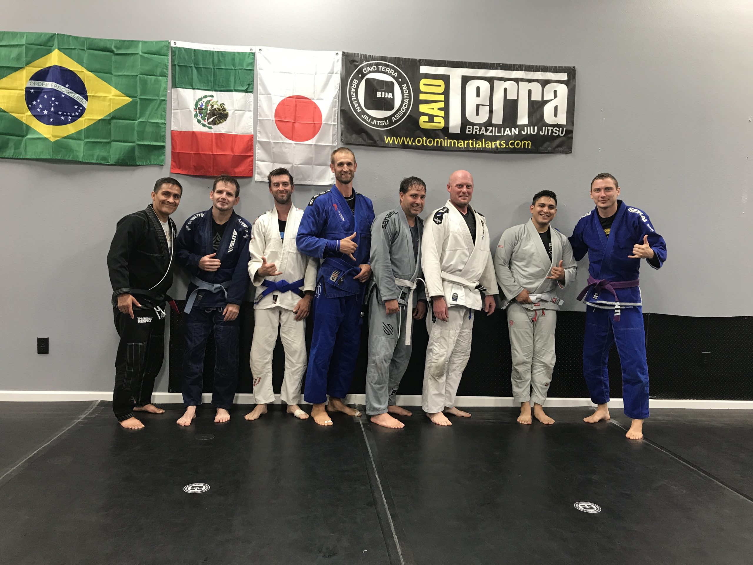 jiu jitsu men wearing gi