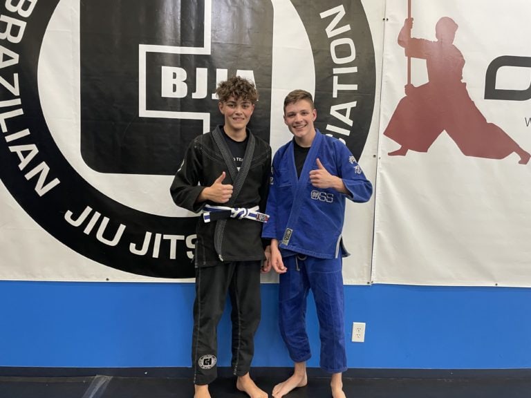 teens in jiu jitsu classes